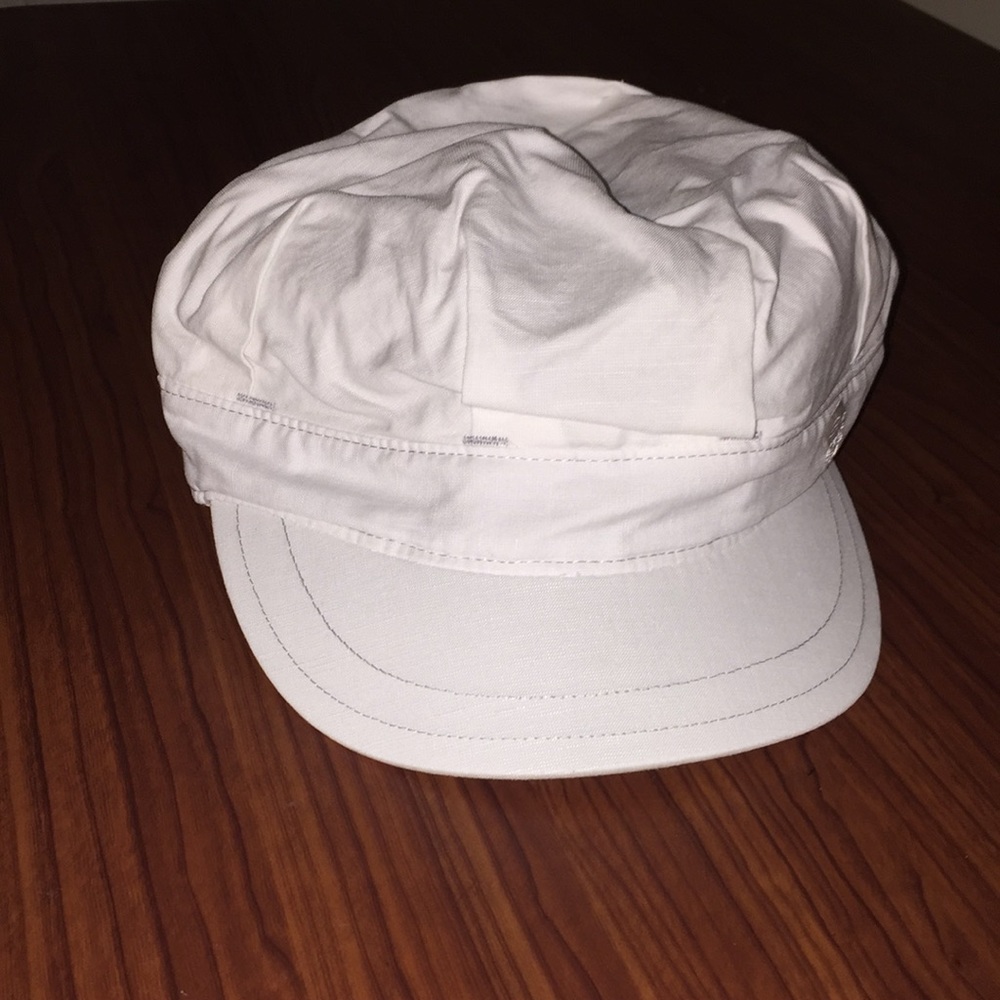 Cute New Hat (Mountain Hardwear)